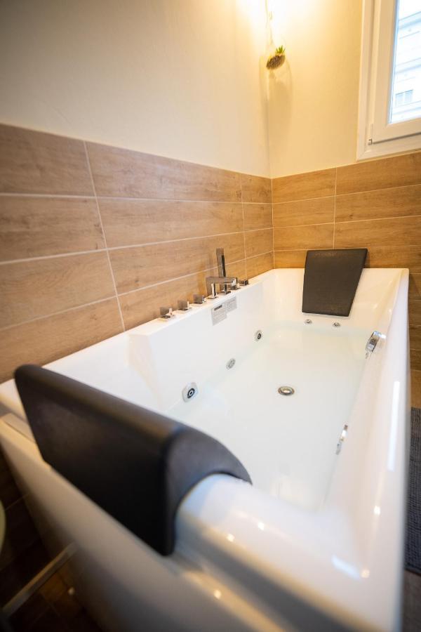 Belajo Central Apartment And Jacuzzi !! Vólosz Kültér fotó