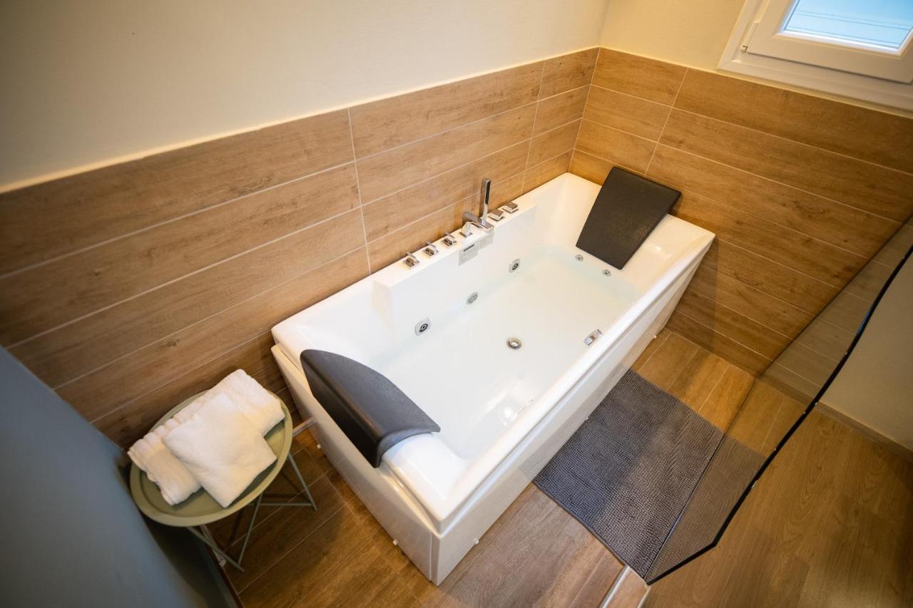 Belajo Central Apartment And Jacuzzi !! Vólosz Kültér fotó